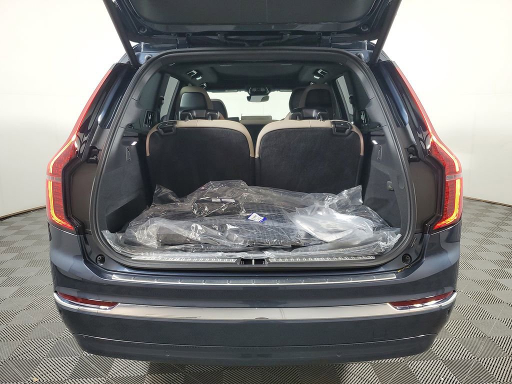 Certified 2026 Volvo XC90 B6 Plus w/ Protection Package Premier AWD/4WD image 11
