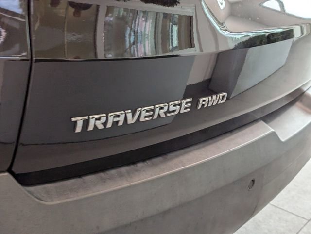 Certified 2020 Chevrolet Traverse LT w/ Driver Confidence II Package image 12