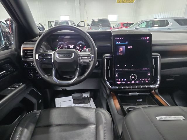 Used 2025 GMC Yukon XL Denali AWD/4WD image 10
