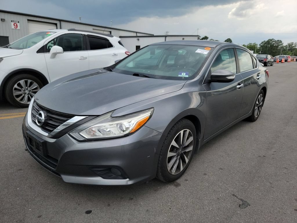 Used 2017 Nissan Altima 2.5 SL w/ Moonroof Package