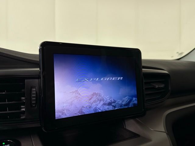 Used 2020 Ford Explorer XLT image 20