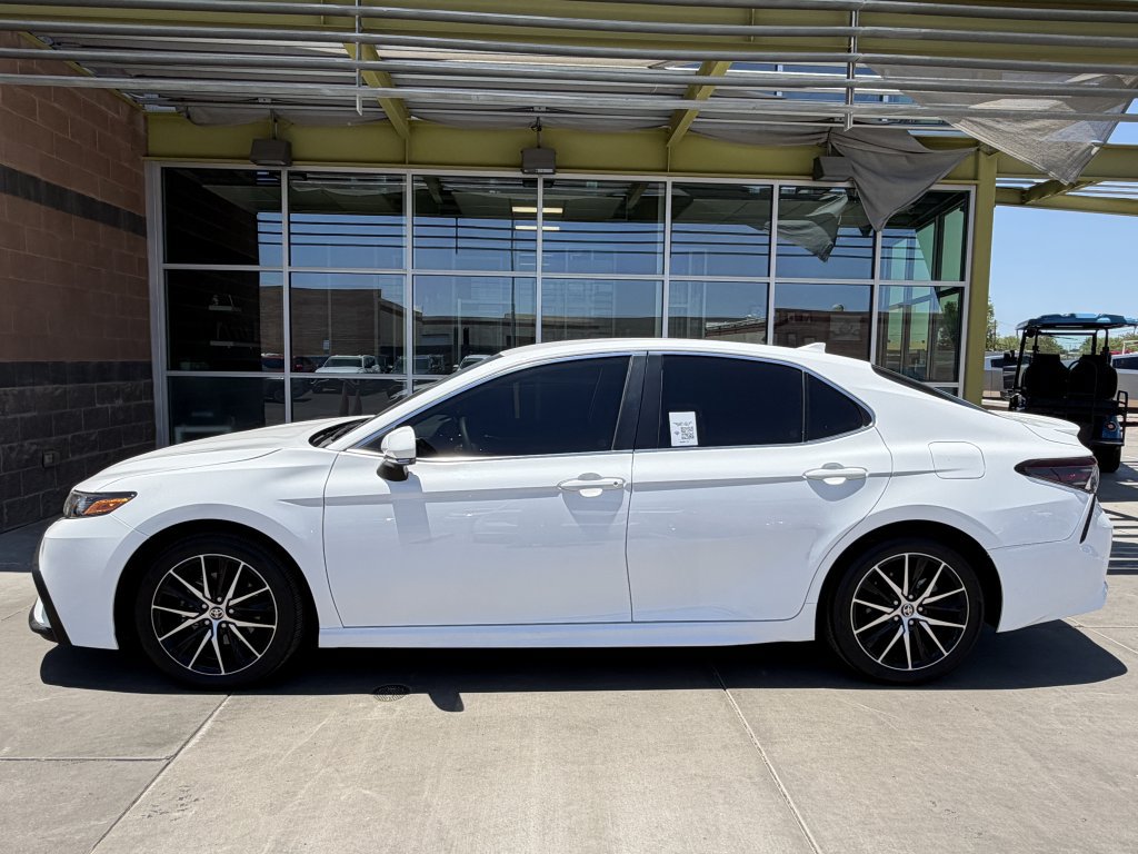 Used 2024 Toyota Camry SE FWD image 7