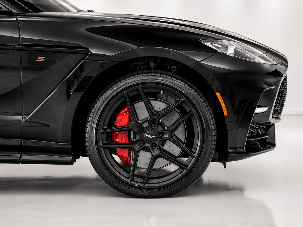 New 2026 Aston Martin DBX 707 AWD/4WD image 9