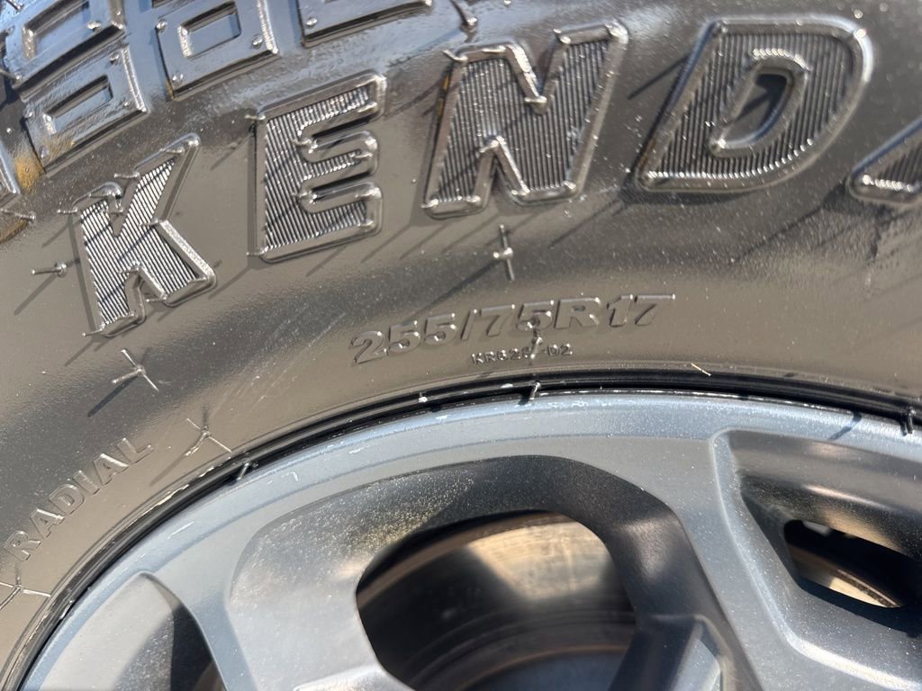 Used 2023 Jeep Wrangler Unlimited w/ Sun & Screen Package AWD/4WD image 35