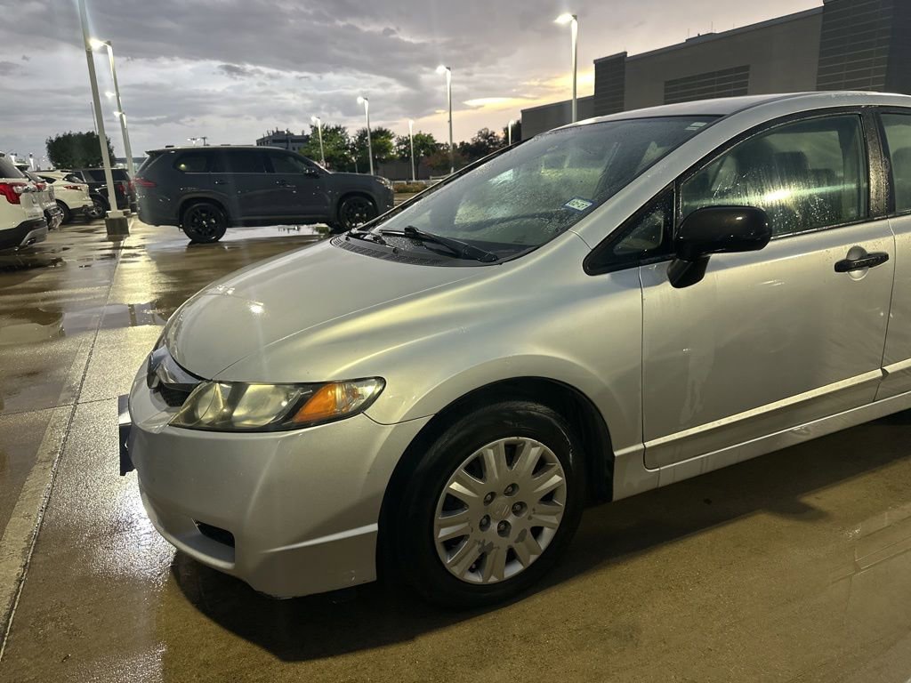 Used 2010 Honda Civic DX-VP image 2