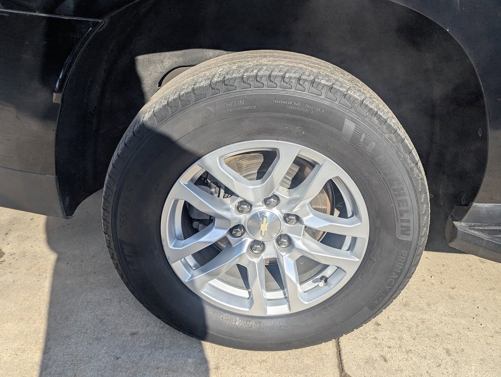 Used 2023 Chevrolet Suburban LT image 17