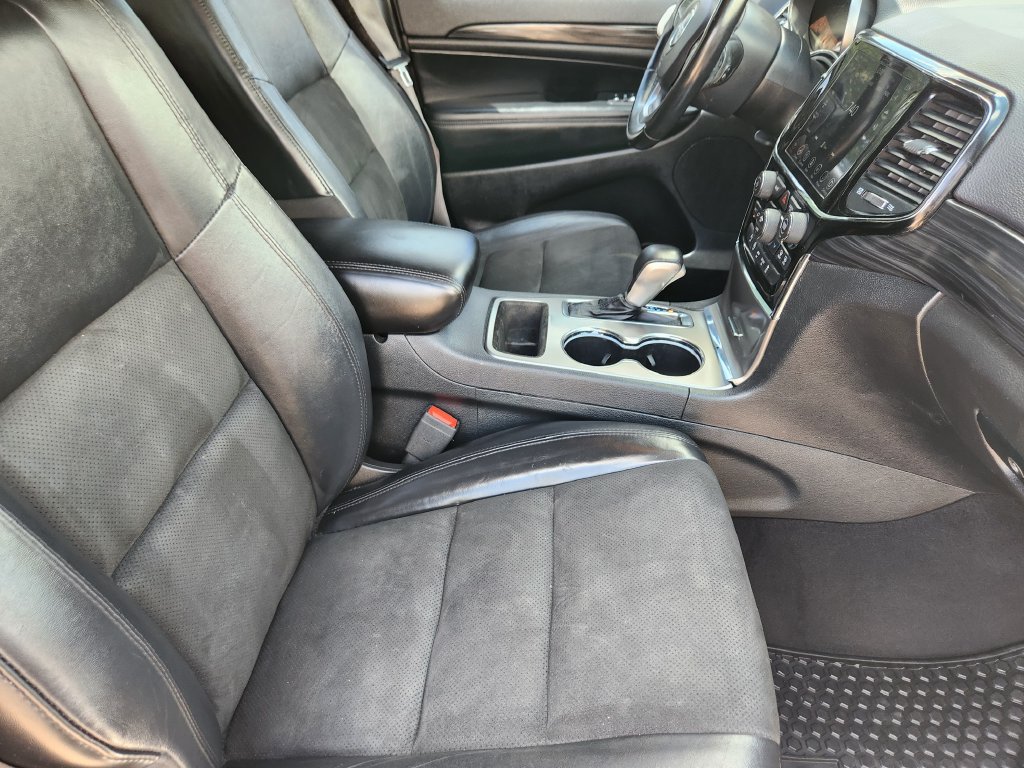 Used 2020 Jeep Grand Cherokee Altitude AWD/4WD image 13