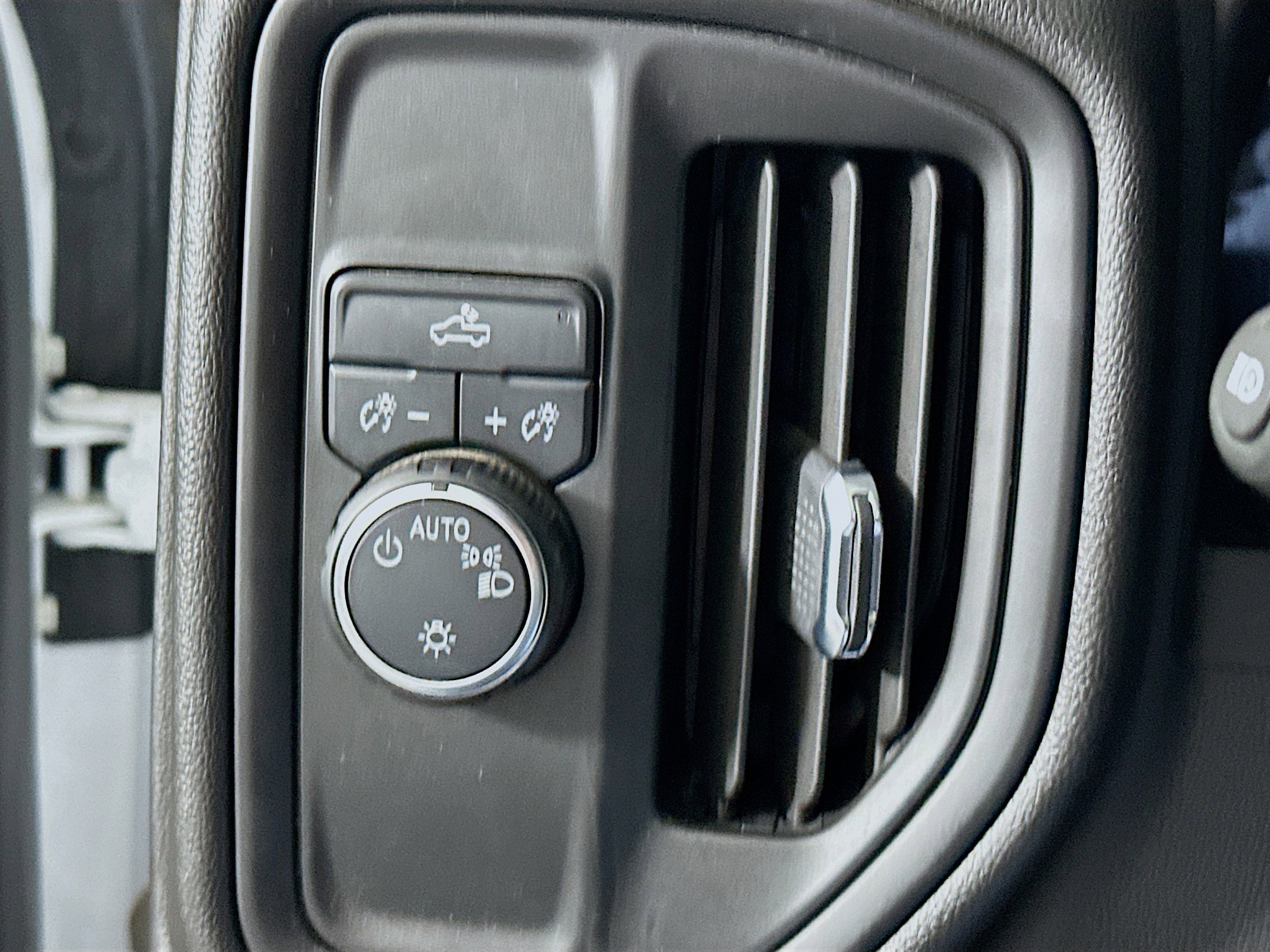 Used 2024 Chevrolet Silverado 1500 Custom w/ Rally Edition image 16