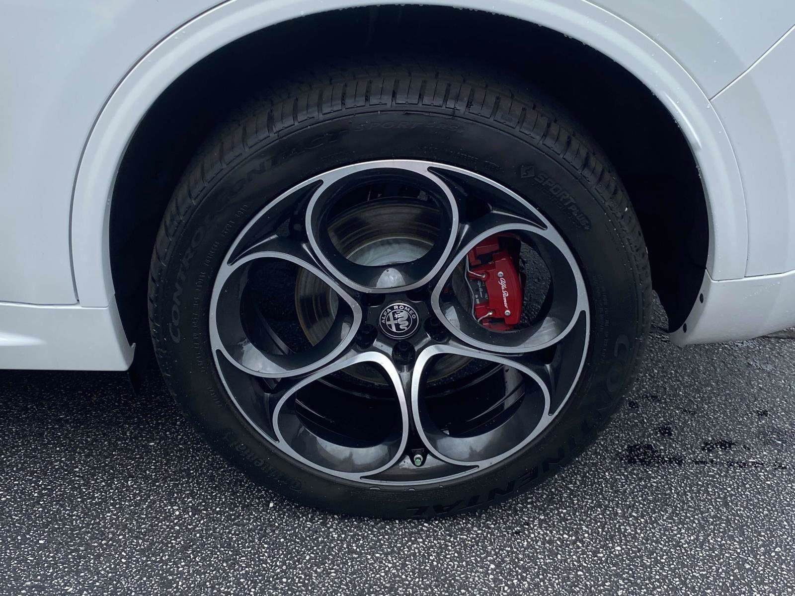 Used 2022 Alfa Romeo Stelvio Veloce image 22