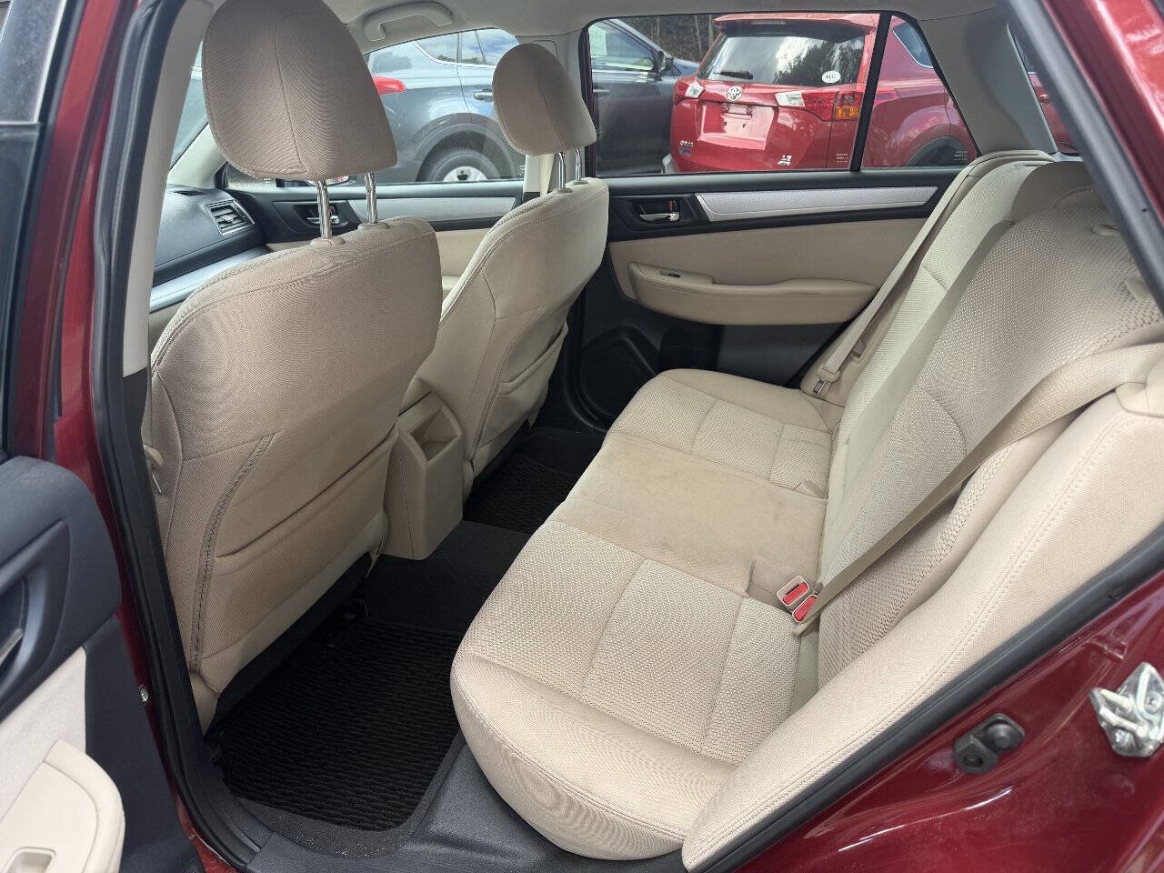 Used 2017 Subaru Outback 2.5i Premium AWD/4WD image 6