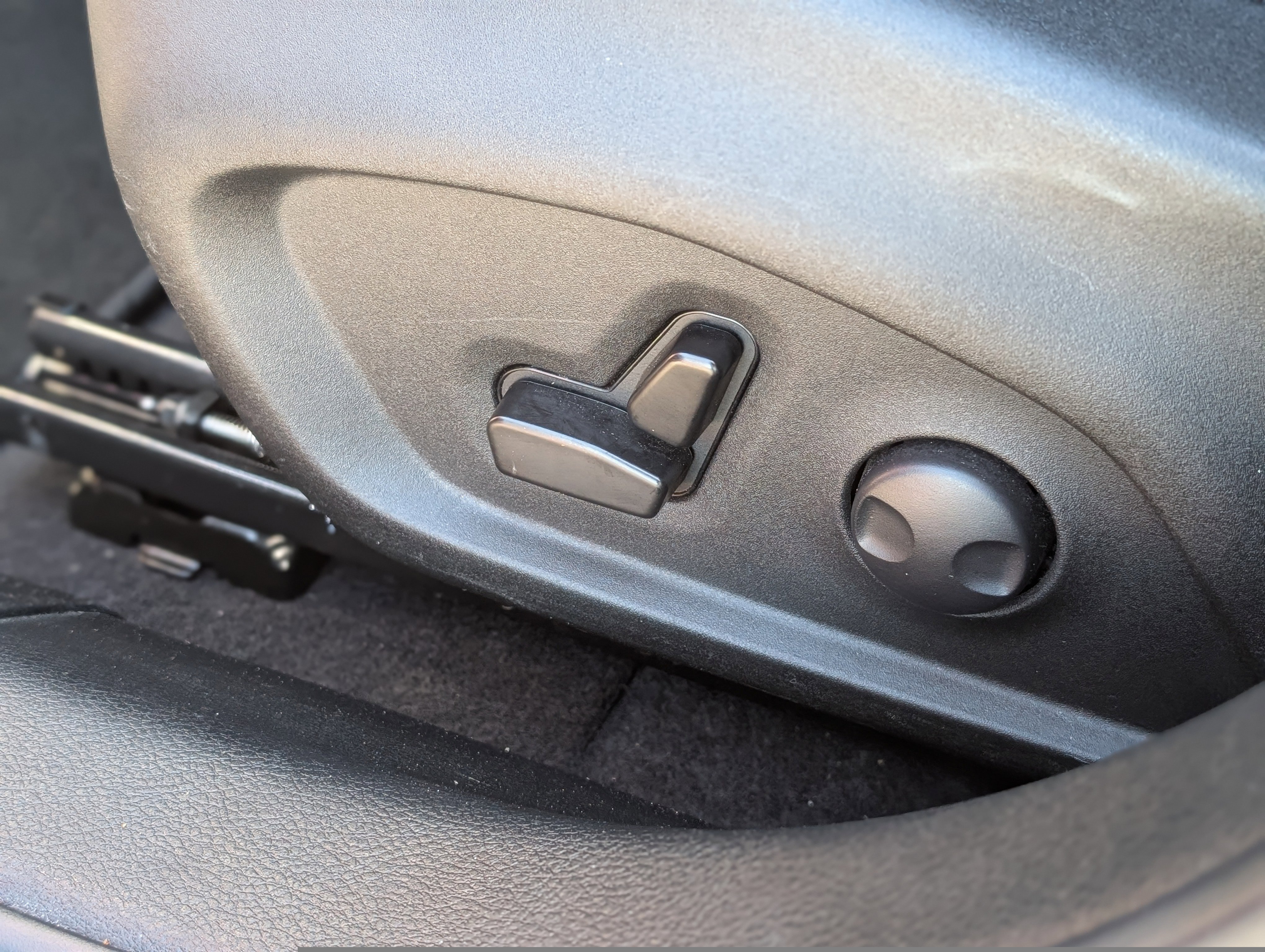 Used 2024 Jeep Compass Limited image 31