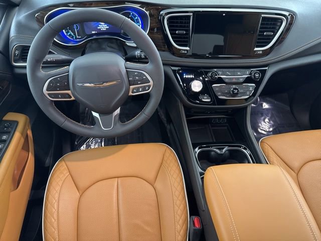 Used 2023 Chrysler Pacifica Pinnacle image 22