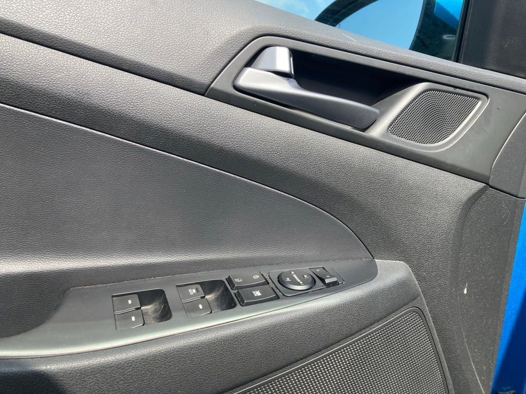 Used 2017 Hyundai Tucson SE Plus AWD/4WD image 12