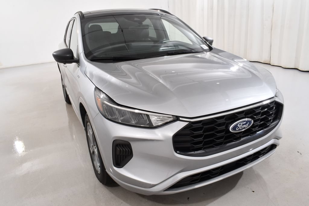 Used 2024 Ford Escape ST-Line w/ Tech Pack #1 AWD/4WD image 4