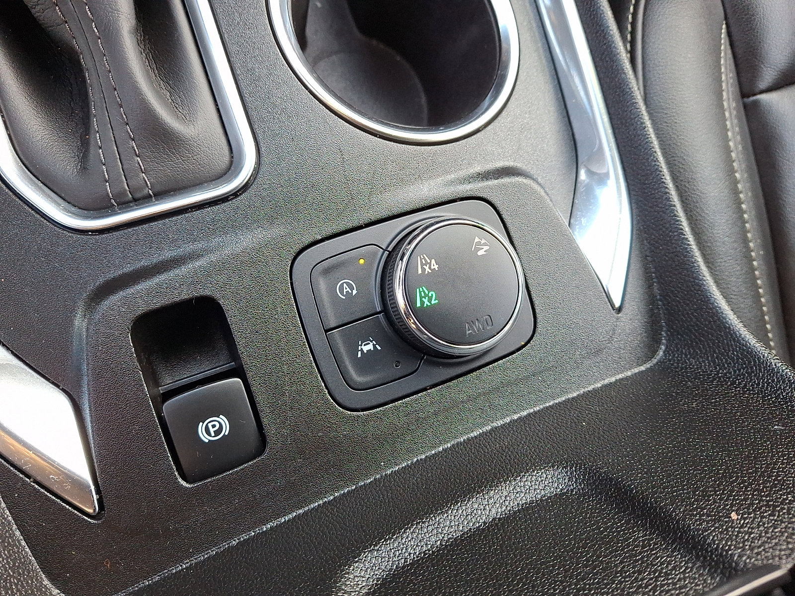 Used 2022 Chevrolet Traverse LT image 24