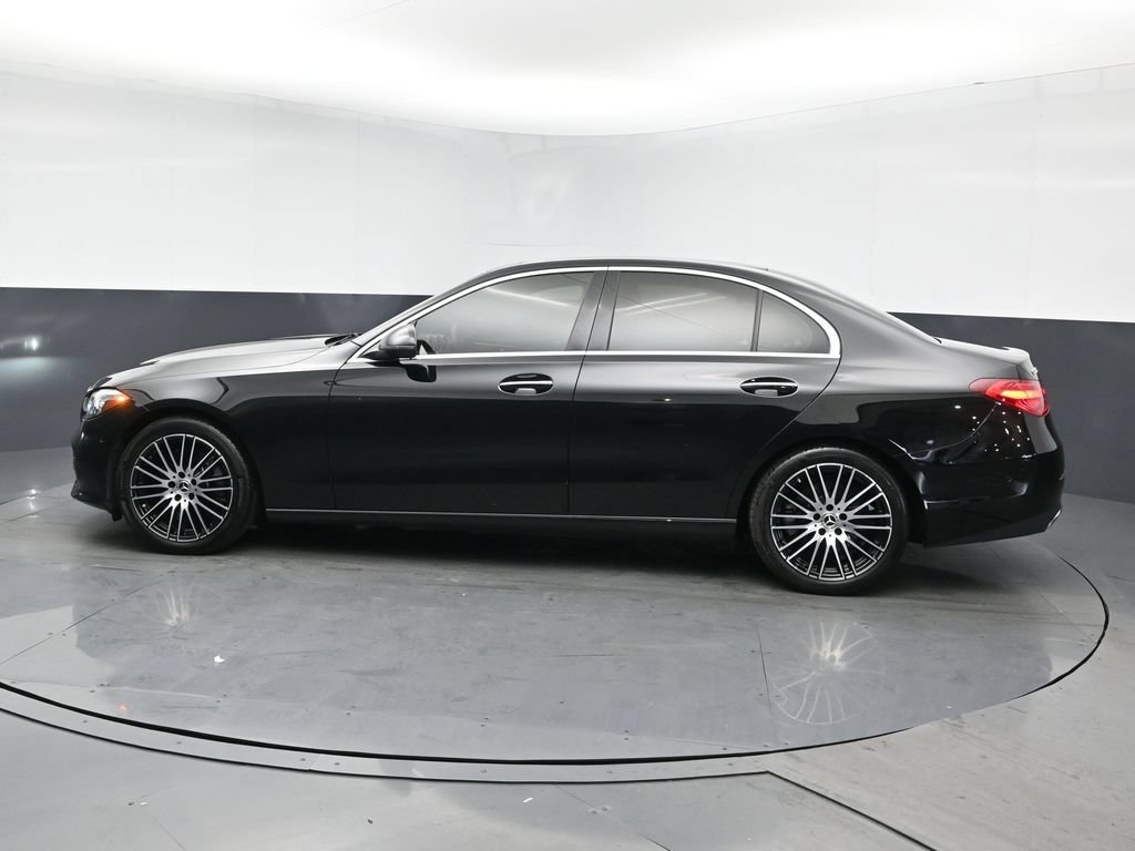 Used 2025 Mercedes-Benz C 300 4MATIC Sedan image 4