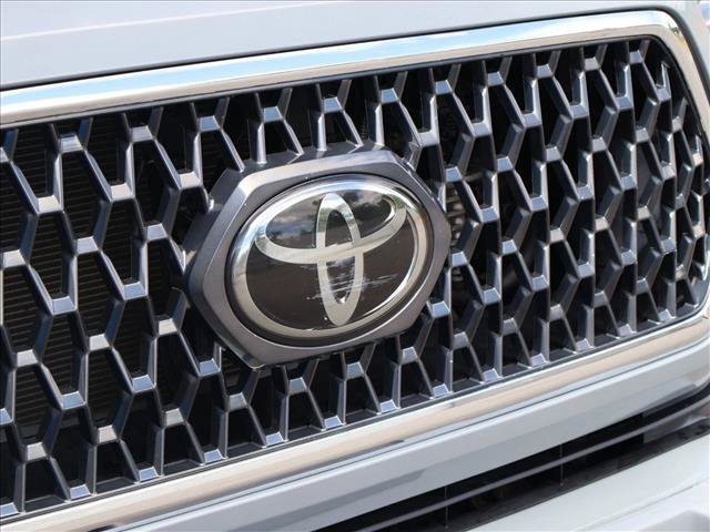 Used 2019 Toyota Tacoma TRD Sport AWD/4WD image 29