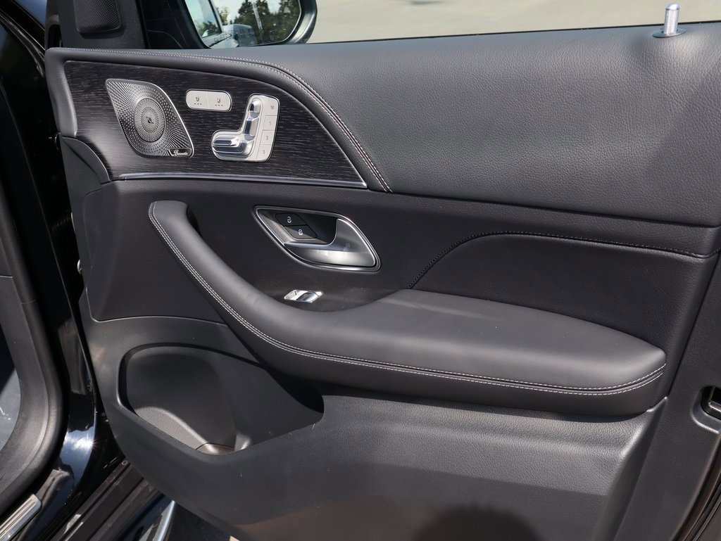 New 2026 Mercedes-Benz GLS 580 4MATIC image 7