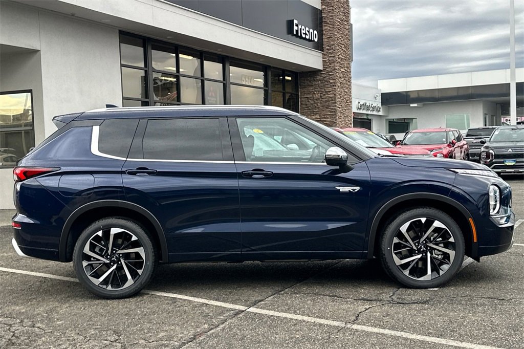 New 2025 Mitsubishi Outlander SEL image 4