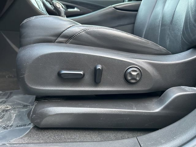 Used 2017 Buick Envision Essence image 14