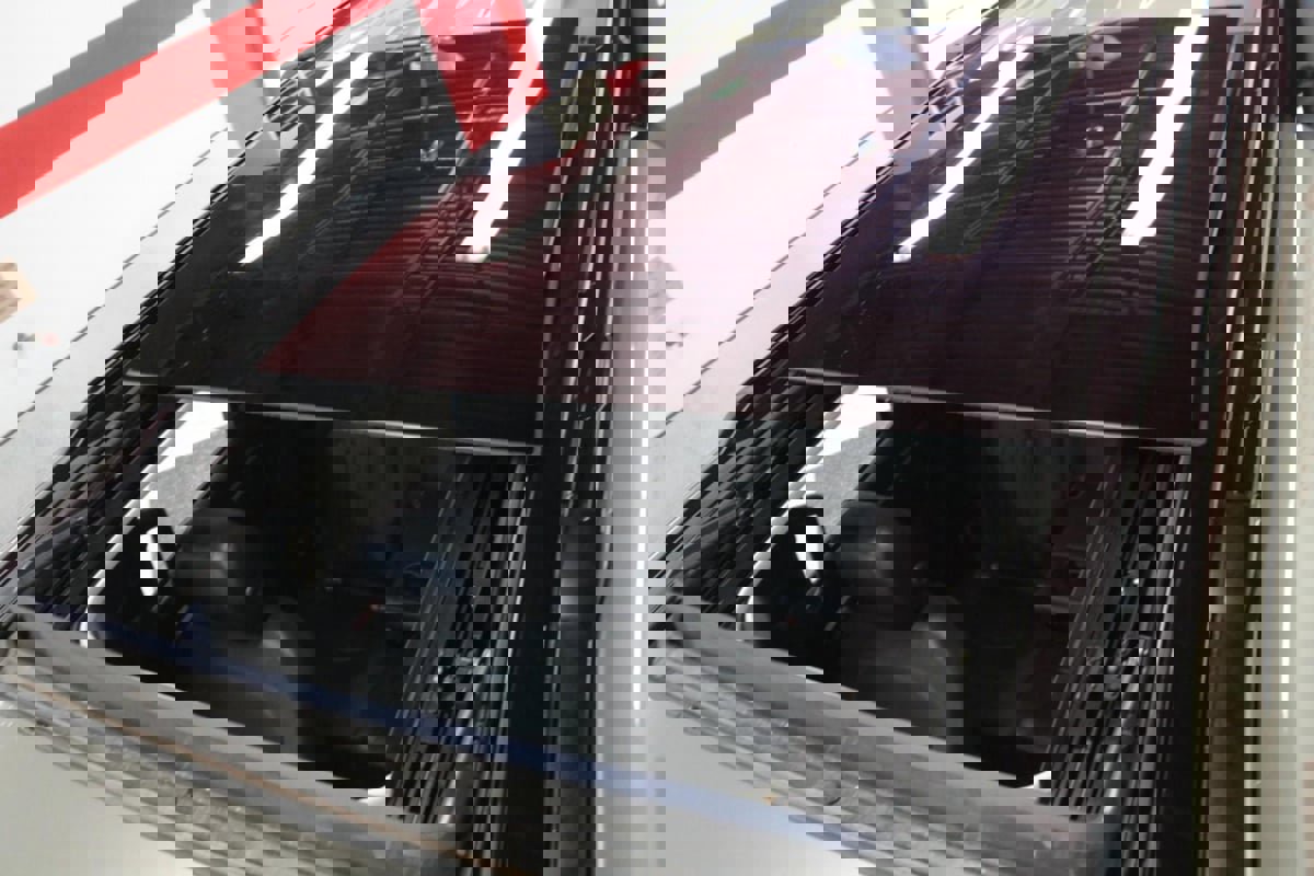 Used 2020 Land Rover Defender 110 SE image 17