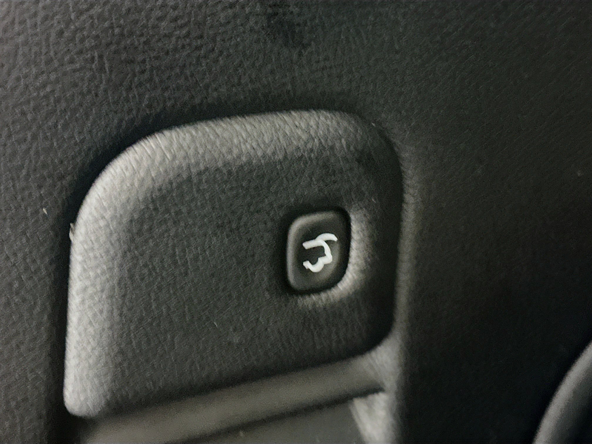 Used 2022 Jeep Grand Cherokee Laredo X image 31