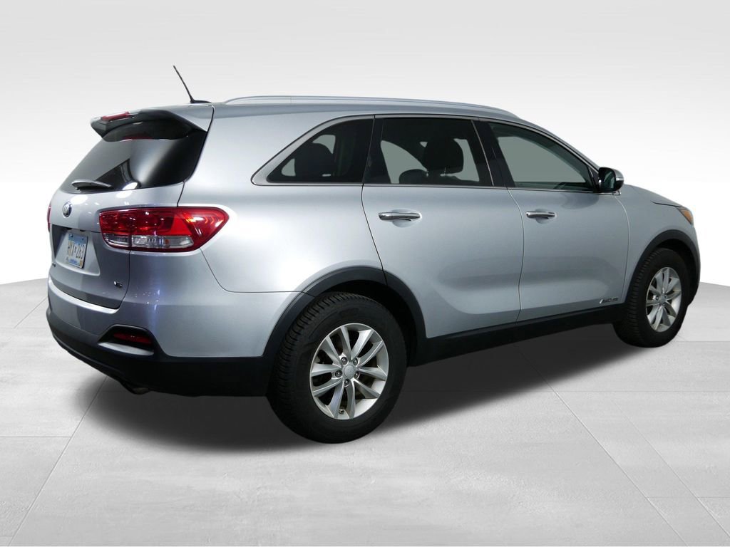 Used 2017 Kia Sorento LX image 10