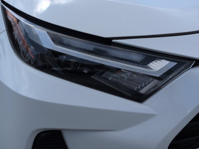 Used 2025 Toyota RAV4 LE AWD/4WD image 10