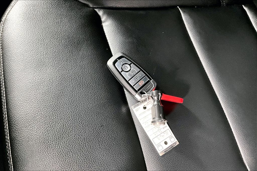 Used 2020 Ford Explorer XLT w/ Equipment Group 202A image 10