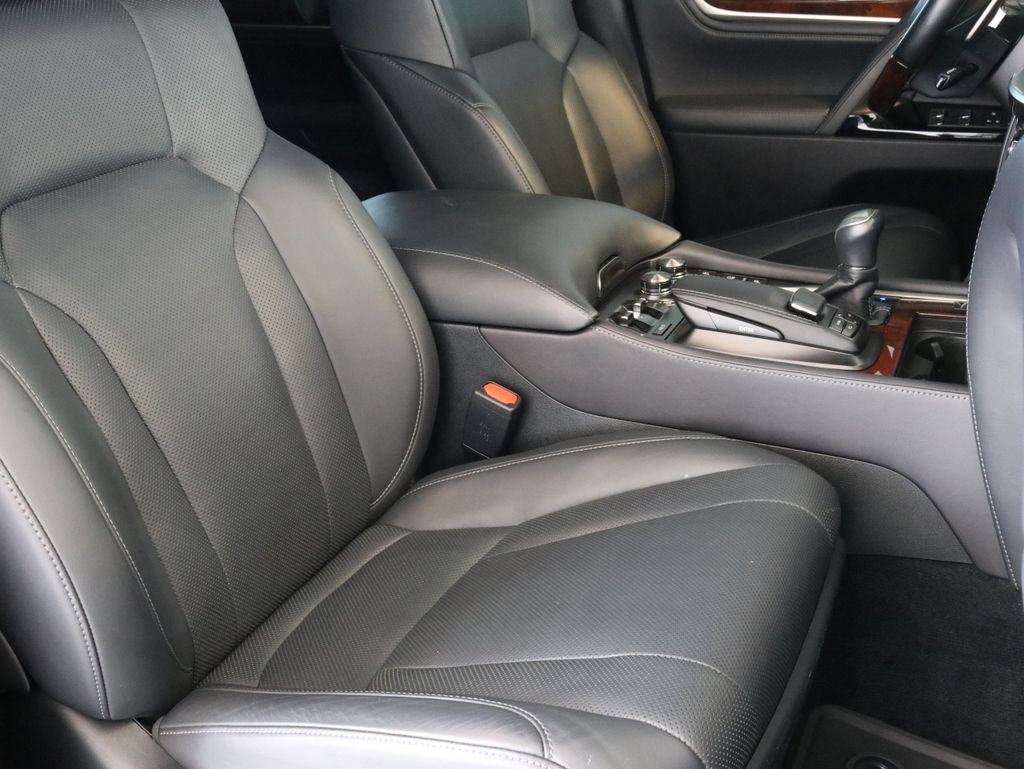 Used 2017 Lexus LX 570 4WD w/ Luxury Package image 50