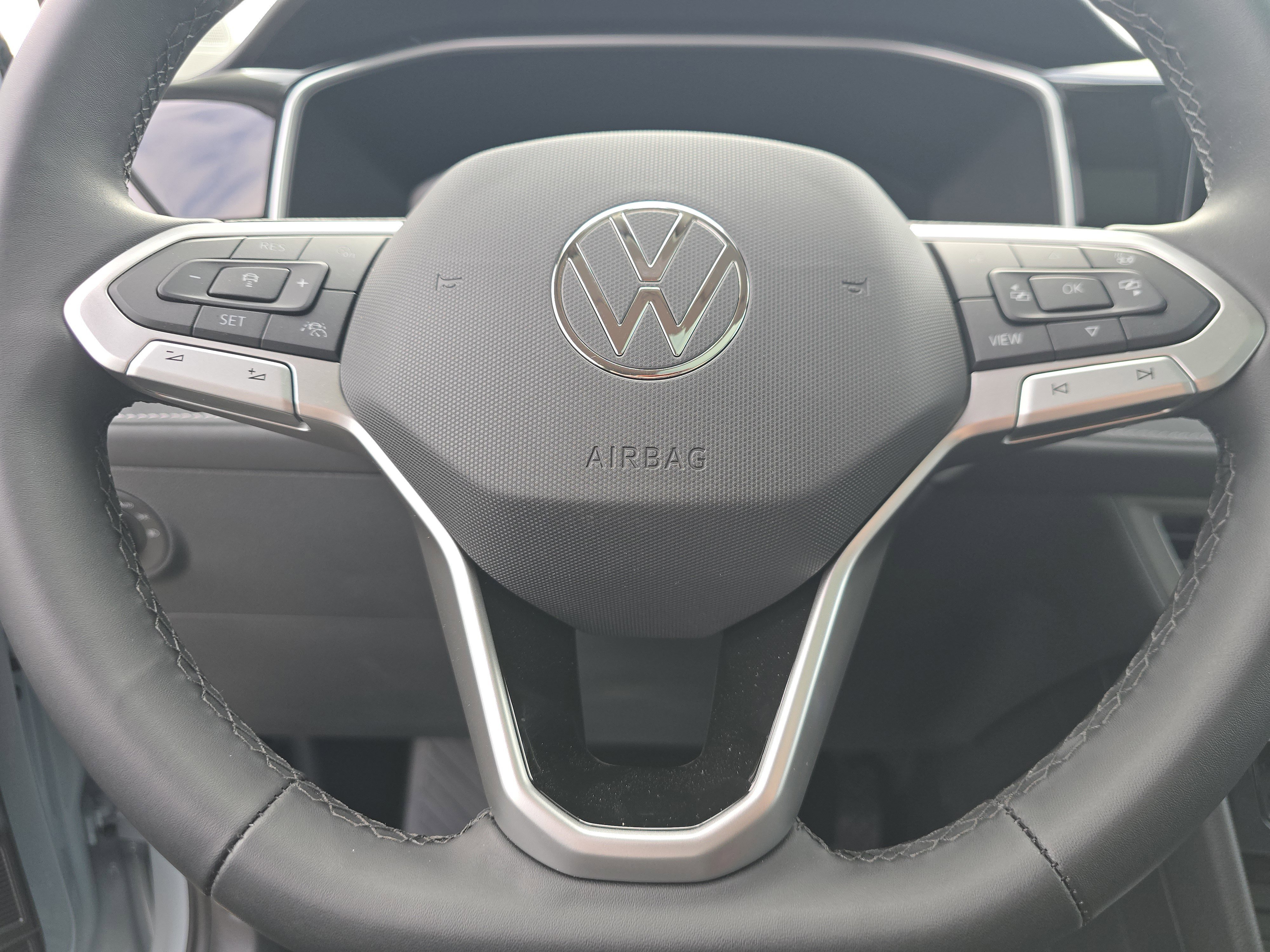 New 2026 Volkswagen Taos SE FWD image 20