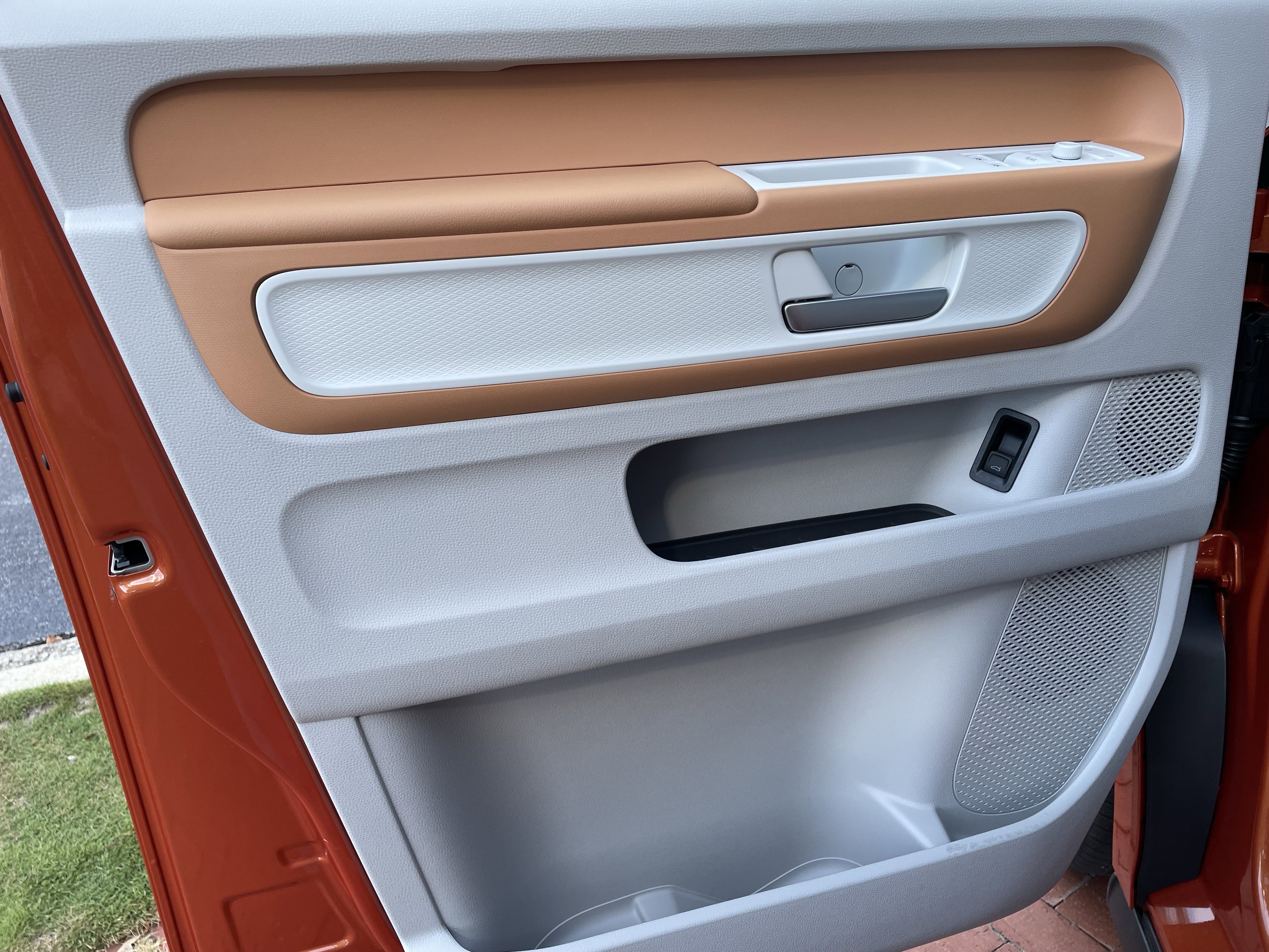 New 2025 Volkswagen ID. Buzz Pro S Plus image 14