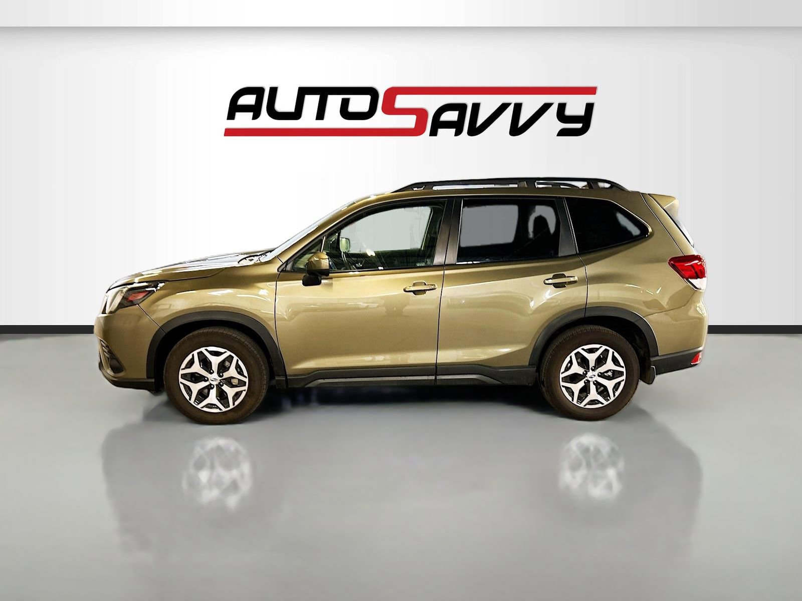 Used 2023 Subaru Forester Premium w/ Popular Package #2 image 4