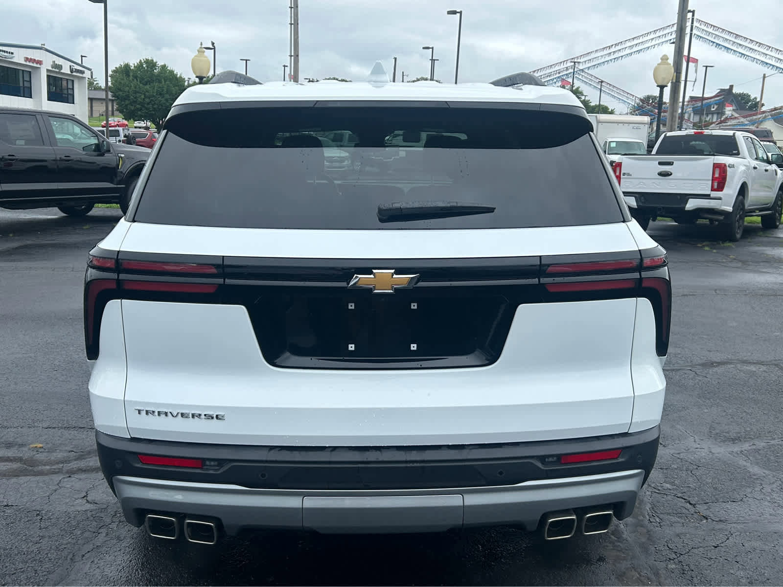 Used 2025 Chevrolet Traverse LT image 5