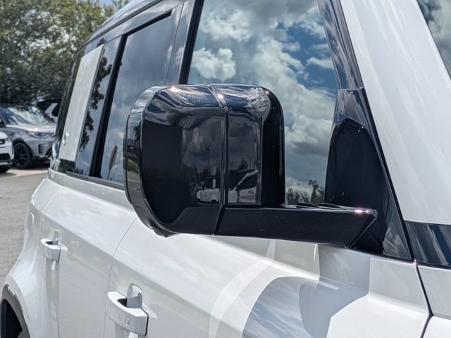 Used 2024 Land Rover Defender 110 SE AWD/4WD image 12