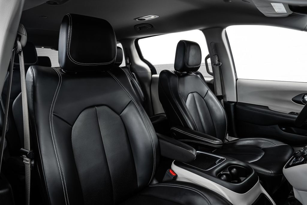 Used 2024 Chrysler Pacifica Limited FWD image 29