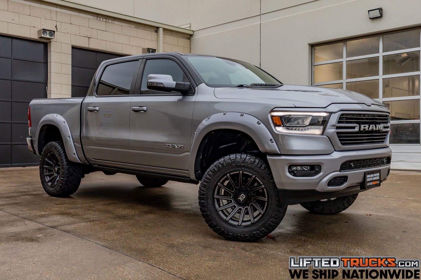 Used 2023 RAM 1500 Laramie AWD/4WD image 1