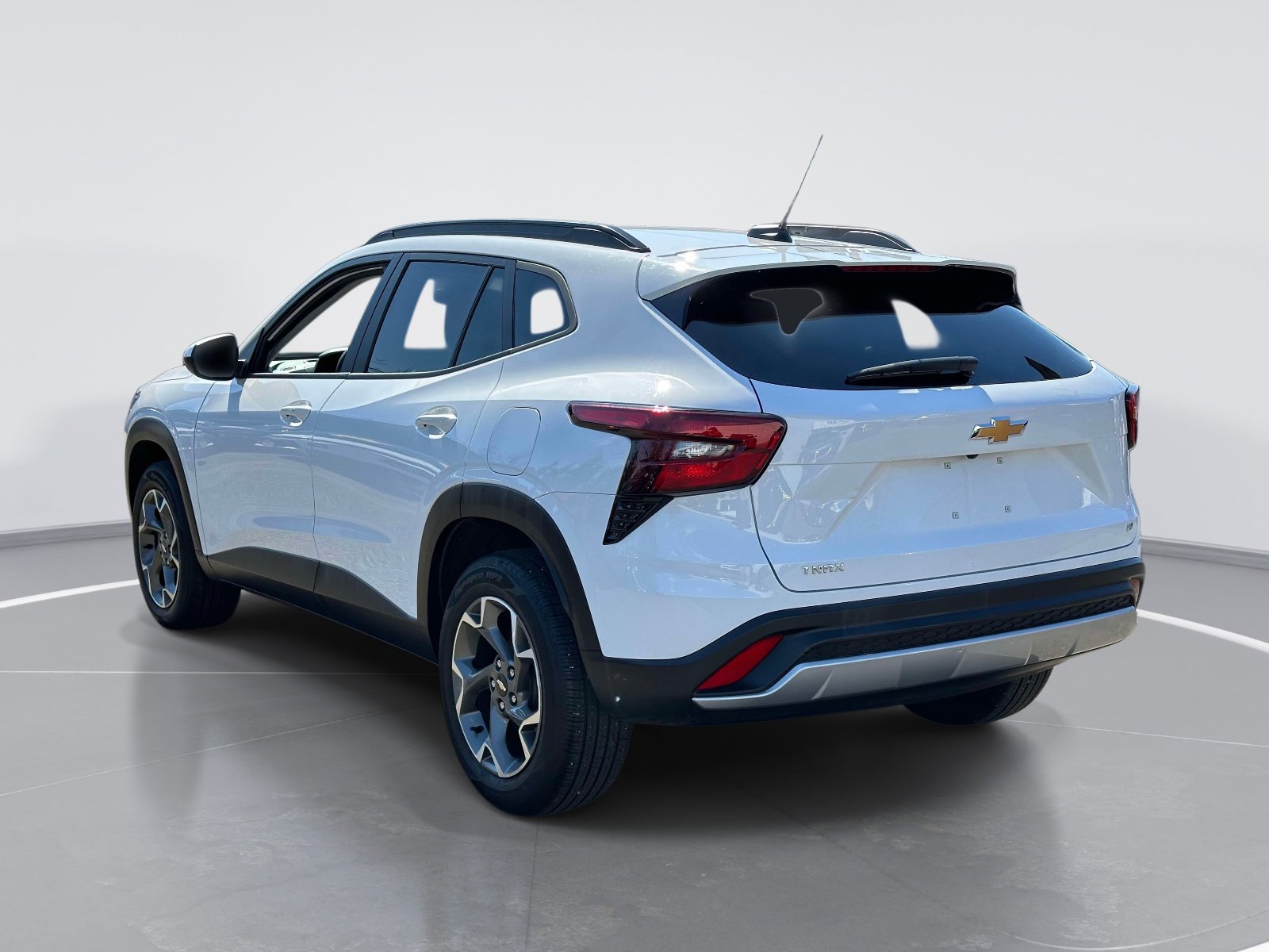 Used 2024 Chevrolet Trax LT w/ Driver Confidence Package FWD image 7