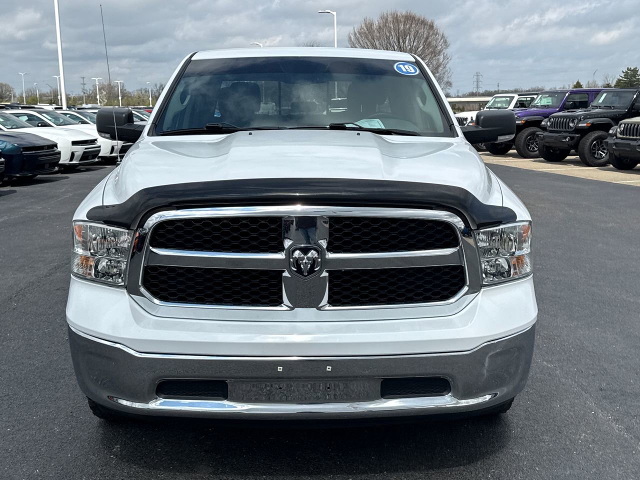 Used 2019 RAM 1500 Classic SLT w/ Luxury Group image 8