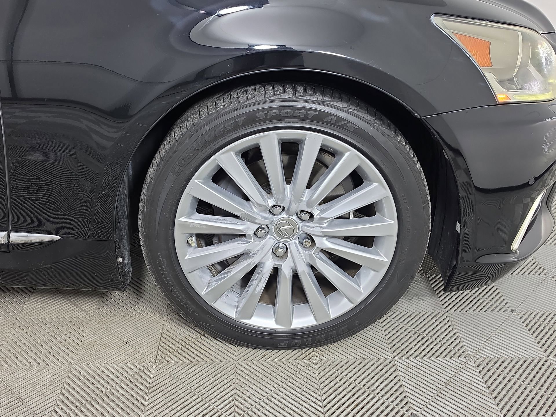 Used 2014 Lexus LS 460 w/ Comfort Package RWD image 10
