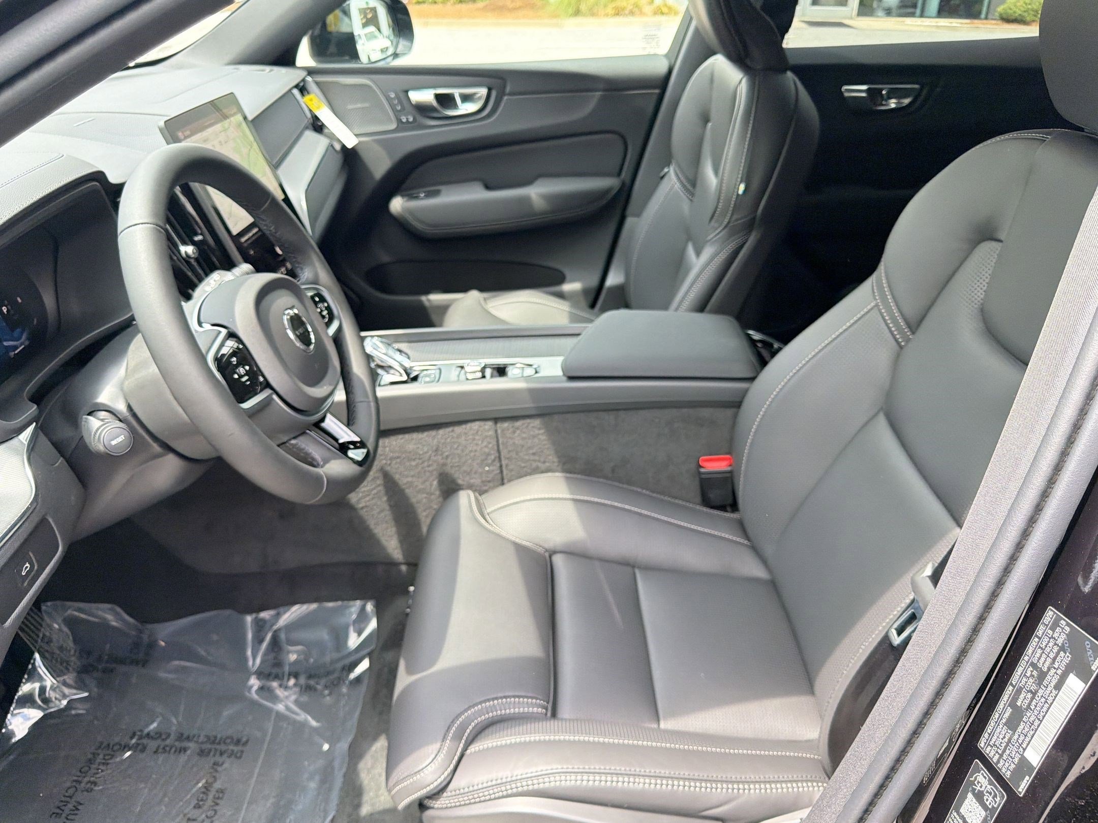 New 2026 Volvo XC60 B5 Ultra w/ Climate Package AWD/4WD image 5