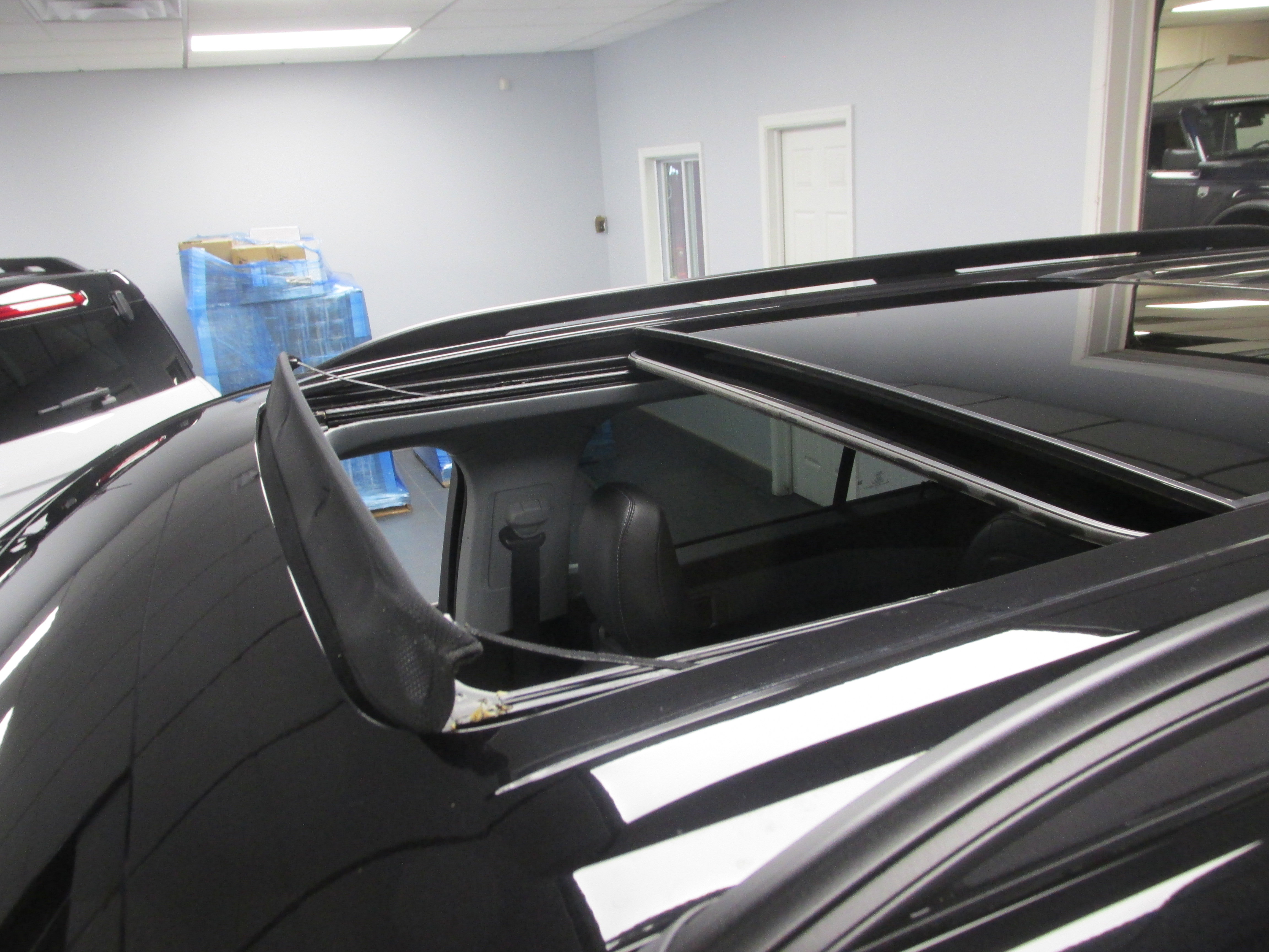 Used 2022 Ford Explorer XLT w/ Equipment Group 202A image 47