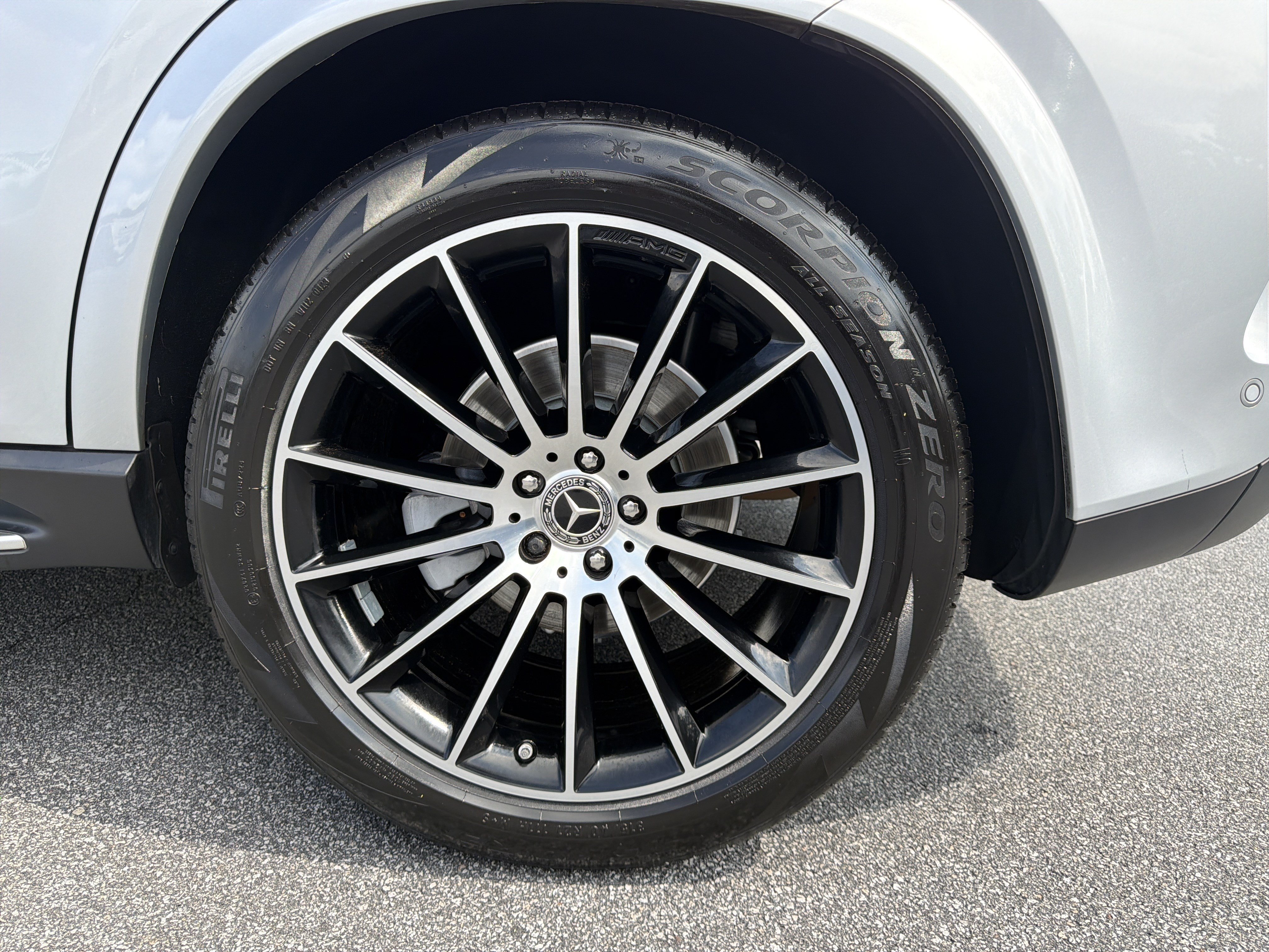 Used 2021 Mercedes-Benz GLE 350 w/ AMG Line Exterior image 24
