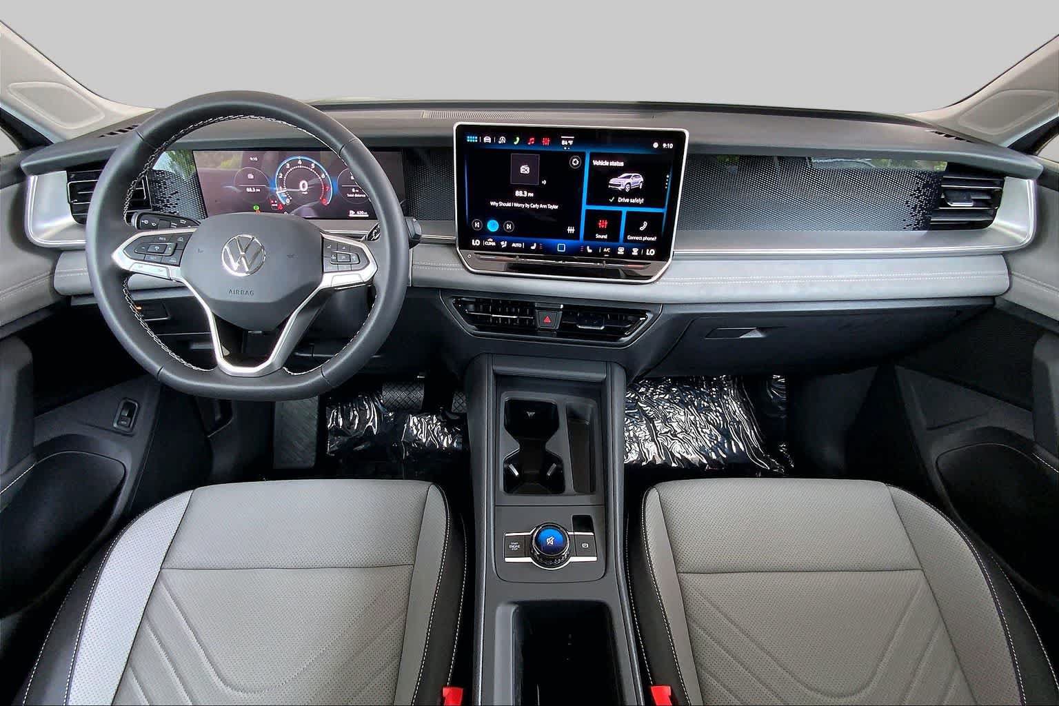 New 2026 Volkswagen Tiguan SE FWD image 5