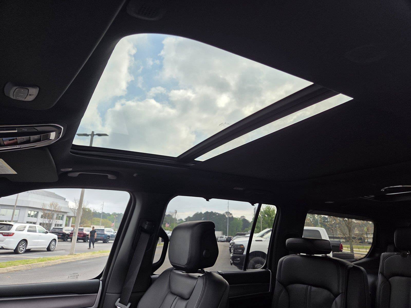 New 2026 Jeep Grand Wagoneer Limited AWD/4WD image 16