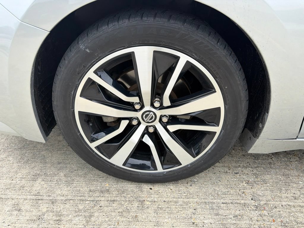 Used 2021 Nissan Maxima 3.5 SV w/ Floor Mat Group FWD image 10