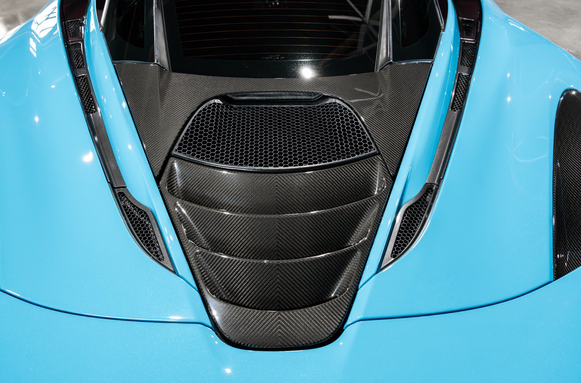 Used 2018 McLaren 720S RWD image 32