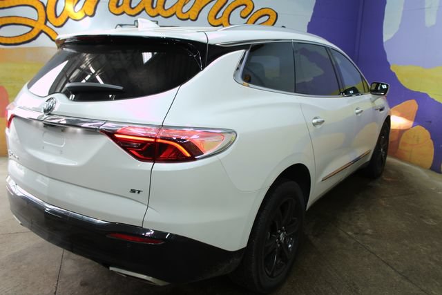 Used 2024 Buick Enclave Essence w/ Experience Buick Package AWD/4WD image 5