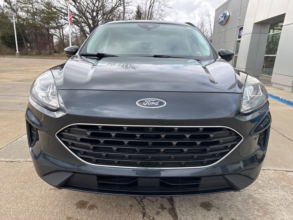 Certified 2022 Ford Escape SE w/ SE Sport Appearance Package image 33