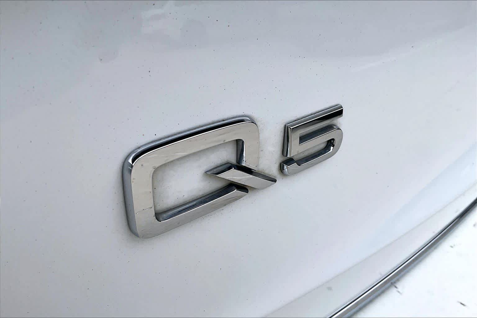 Used 2017 Audi Q5 2.0T Premium Plus w/ Technology Package AWD/4WD image 32